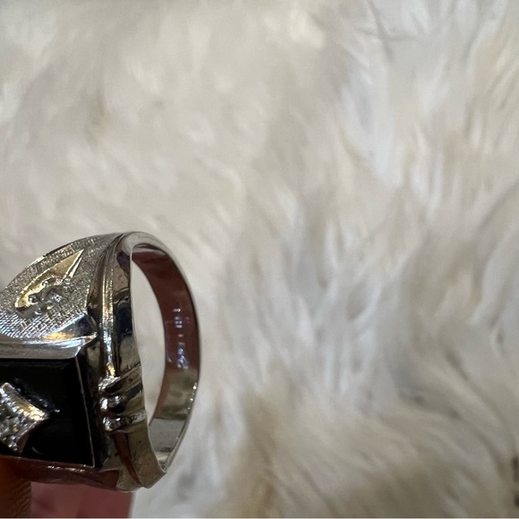 Vintage Men’s 18 KT HGE White Gold Plated,Onyx & Cubic Zirconium Ring Size 10 - Picture 5 of 6